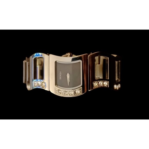 Seksy Skonda Swarzorsky Crystal Silver Tone Curve Watch Womens 8\
